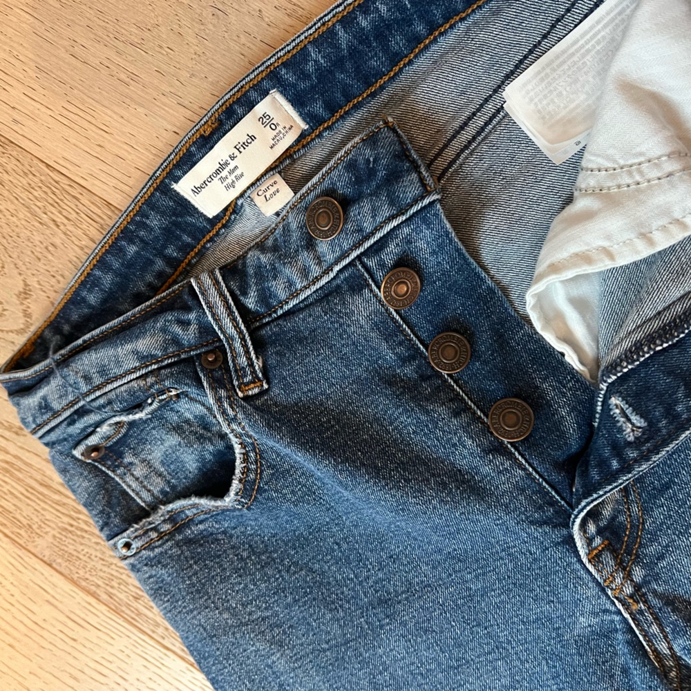Abercrombie & Fitch “The Mom” High Rise Straight Leg Jean Curve Love Size 25 - Picture 4 of 7